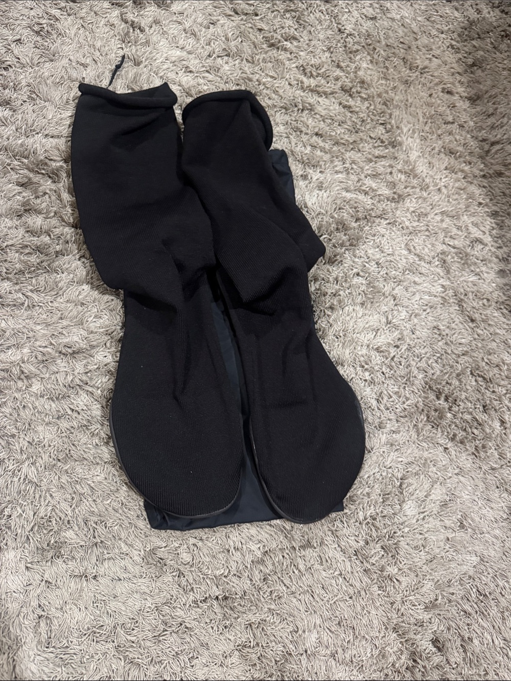 Yeezy pods size 2 fits 9-11US